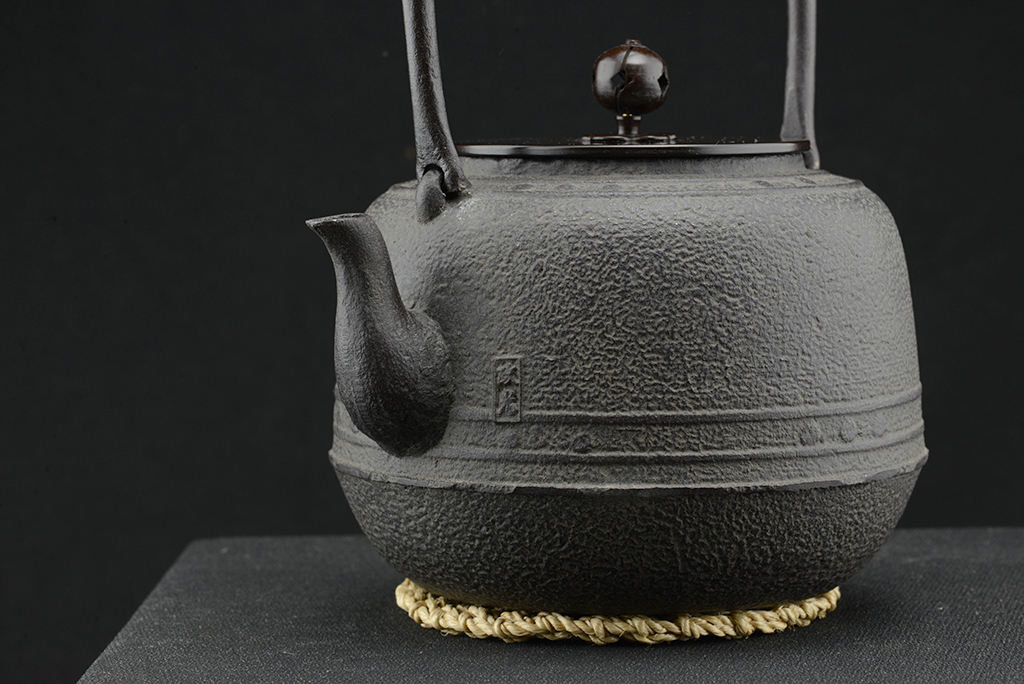 Jokei cast iron  tetsubin